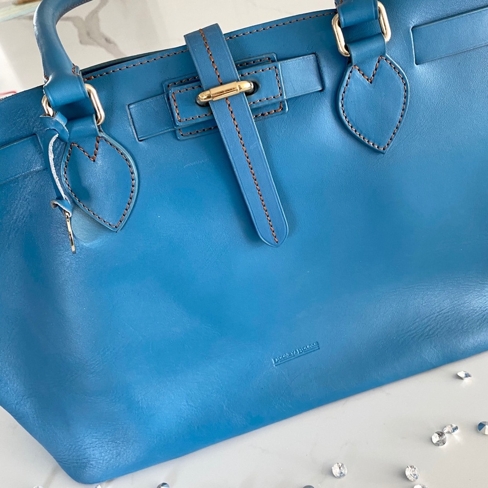 💕Dooney & Bourke Large Tote💕